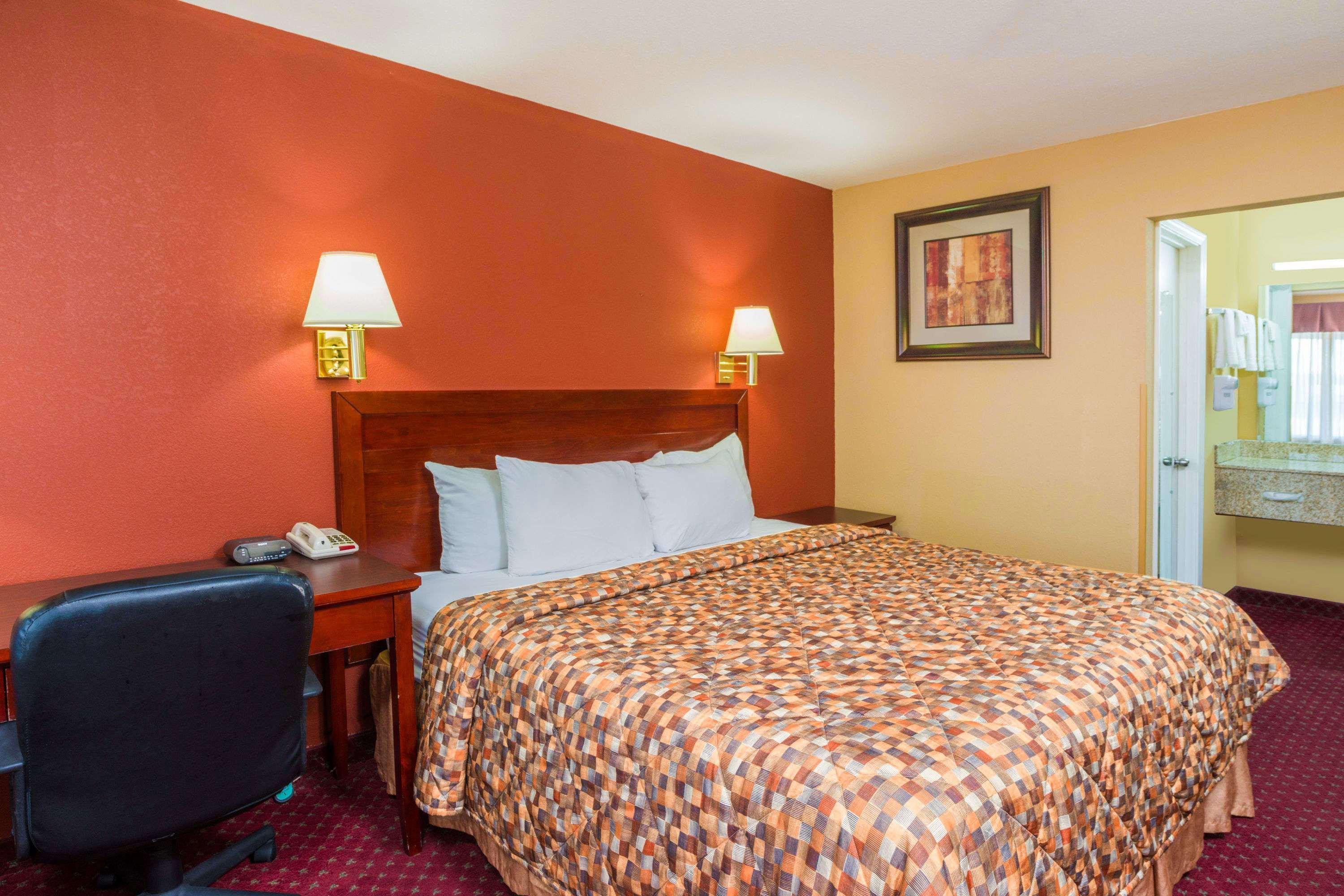 Days Inn By Wyndham St. Robert Waynesville/Ft. Leonard Wood Εξωτερικό φωτογραφία